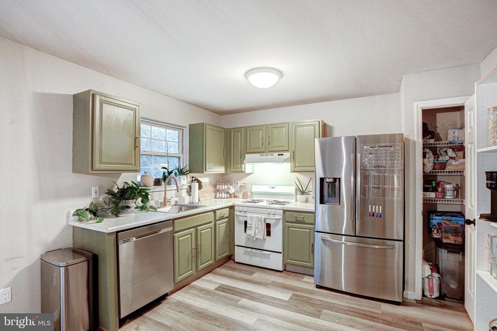10 Dovetree Dr