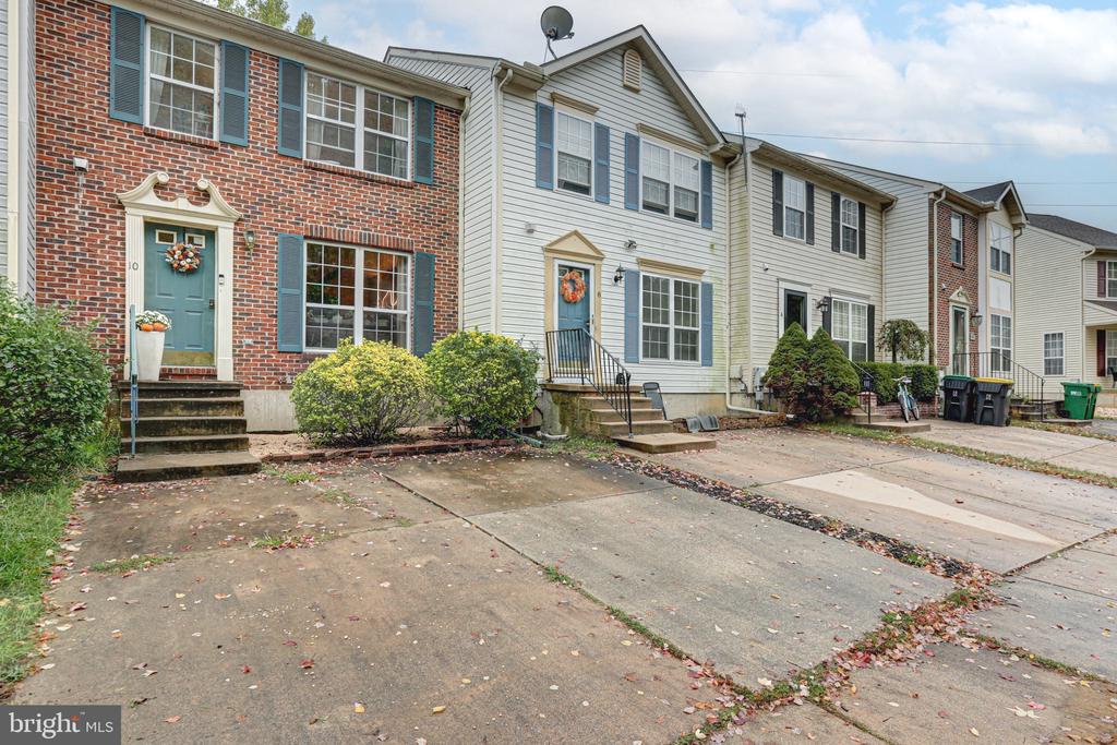 10 Dovetree Dr