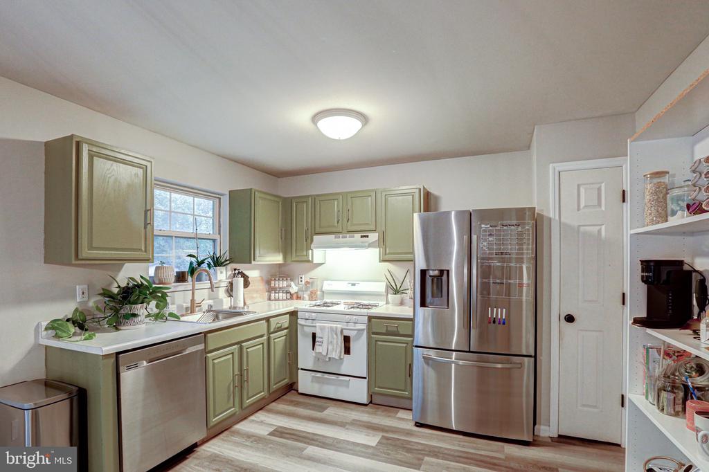 10 Dovetree Dr