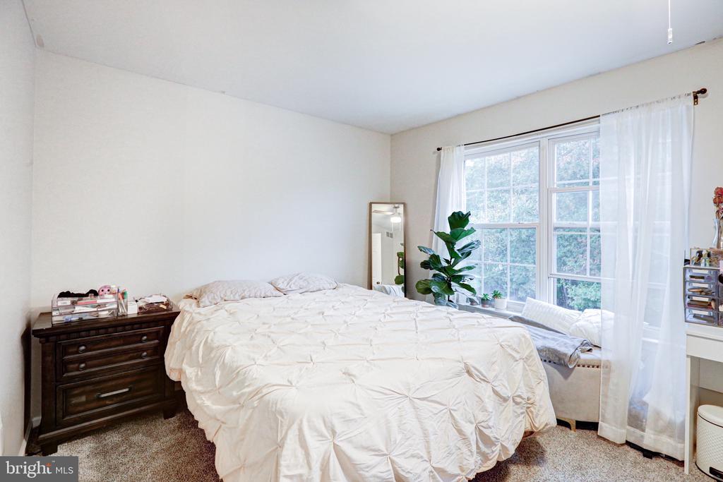 10 Dovetree Dr