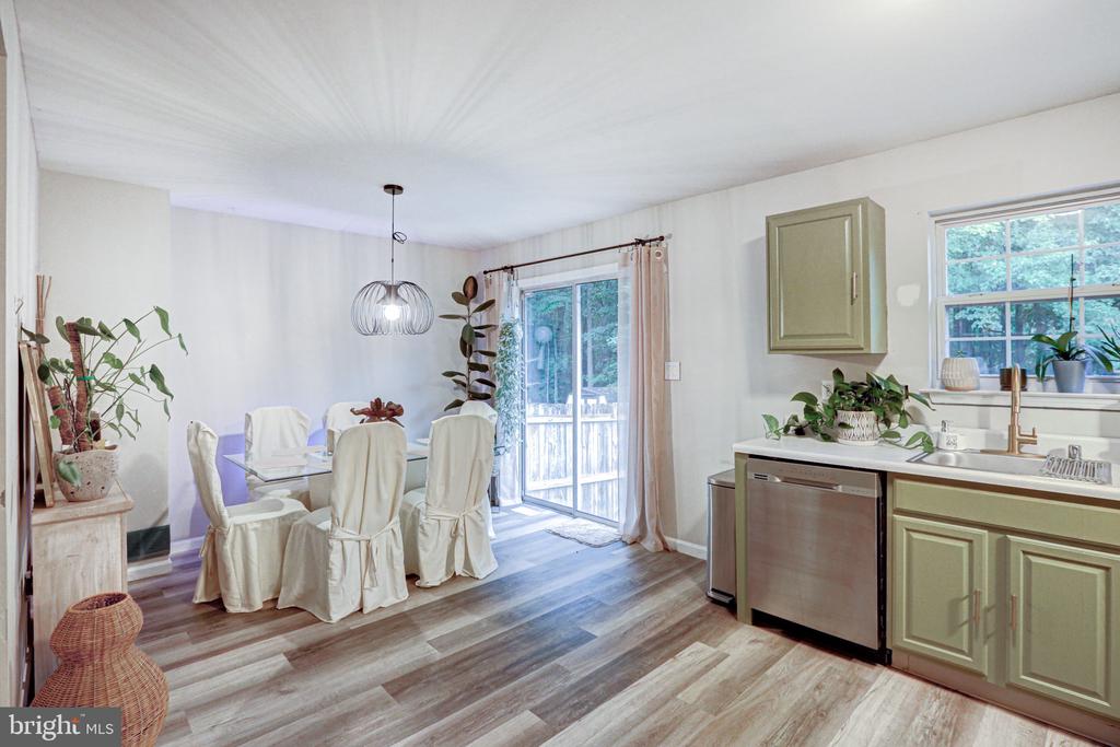 10 Dovetree Dr