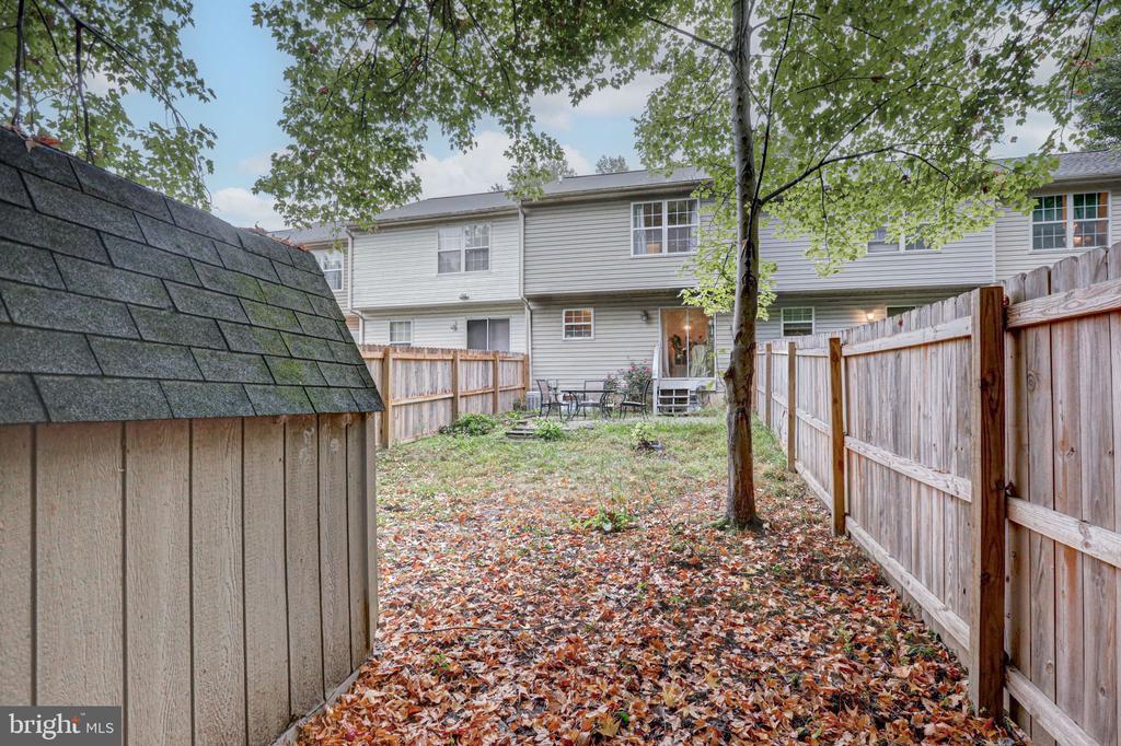 10 Dovetree Dr