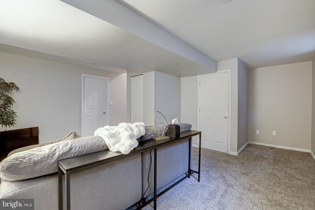 10 Dovetree Dr