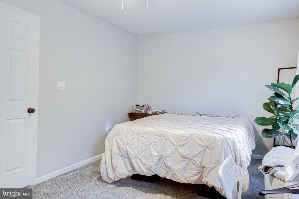 10 Dovetree Dr
