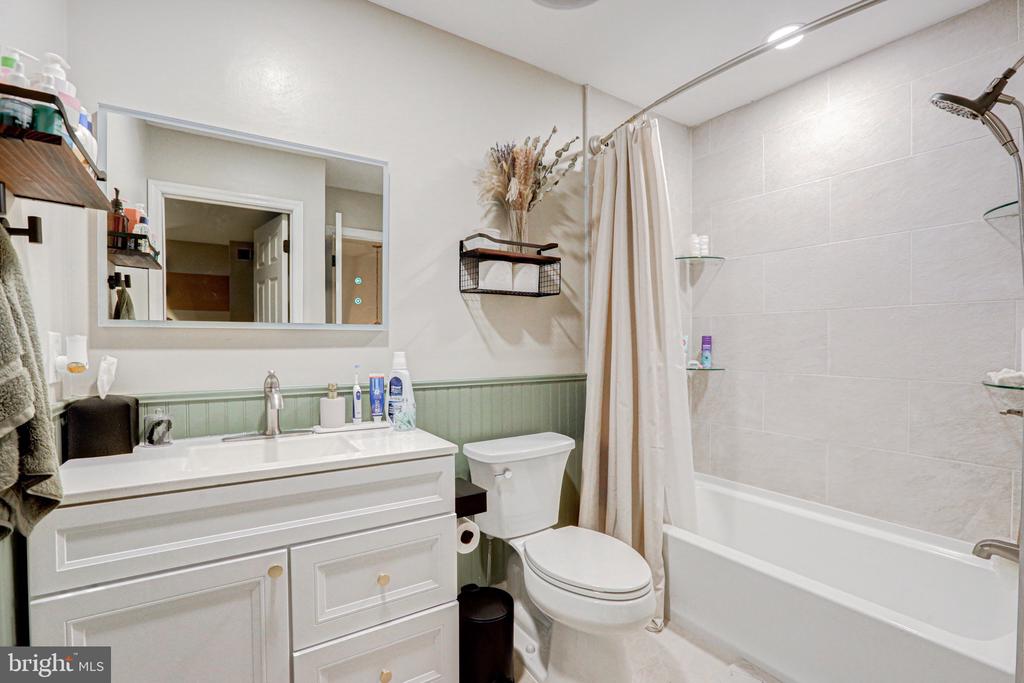 10 Dovetree Dr