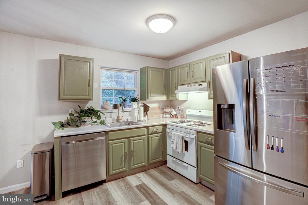 10 Dovetree Dr