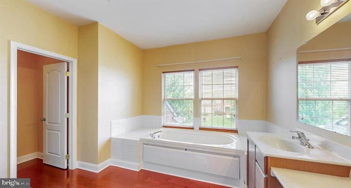 306 BLUE HERON CT