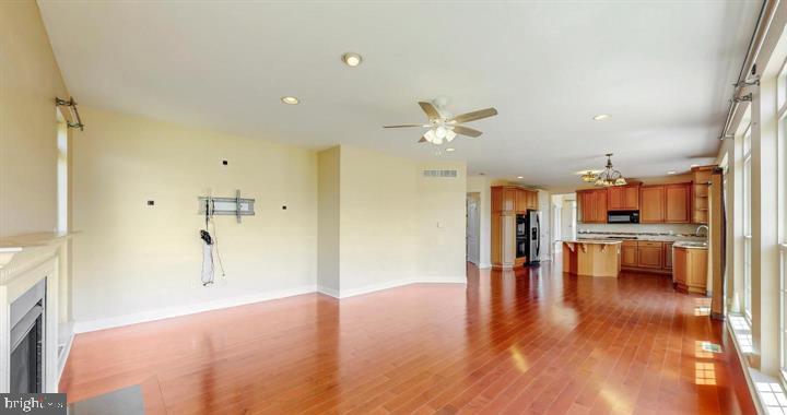 306 BLUE HERON CT