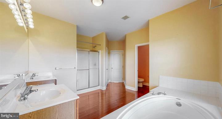 306 BLUE HERON CT