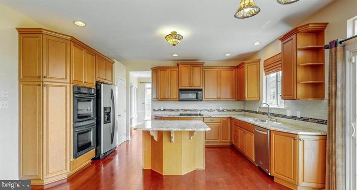 306 BLUE HERON CT