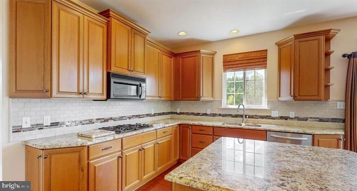 306 BLUE HERON CT