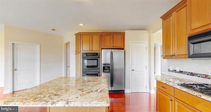 306 BLUE HERON CT