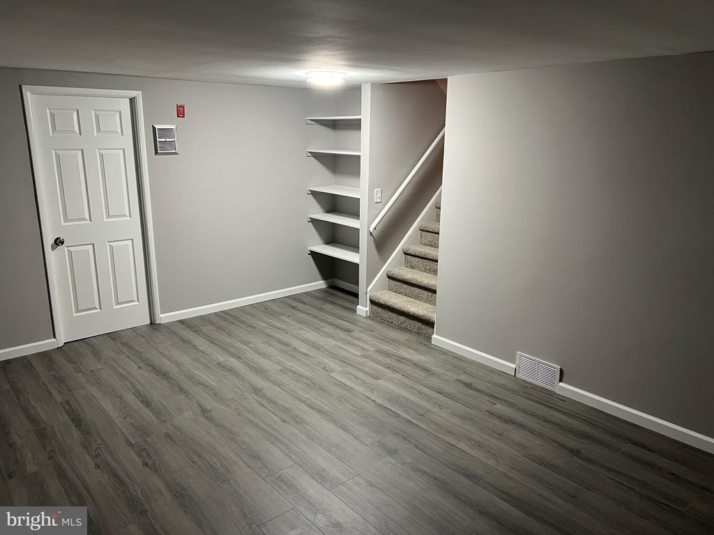 1 Carole Rd