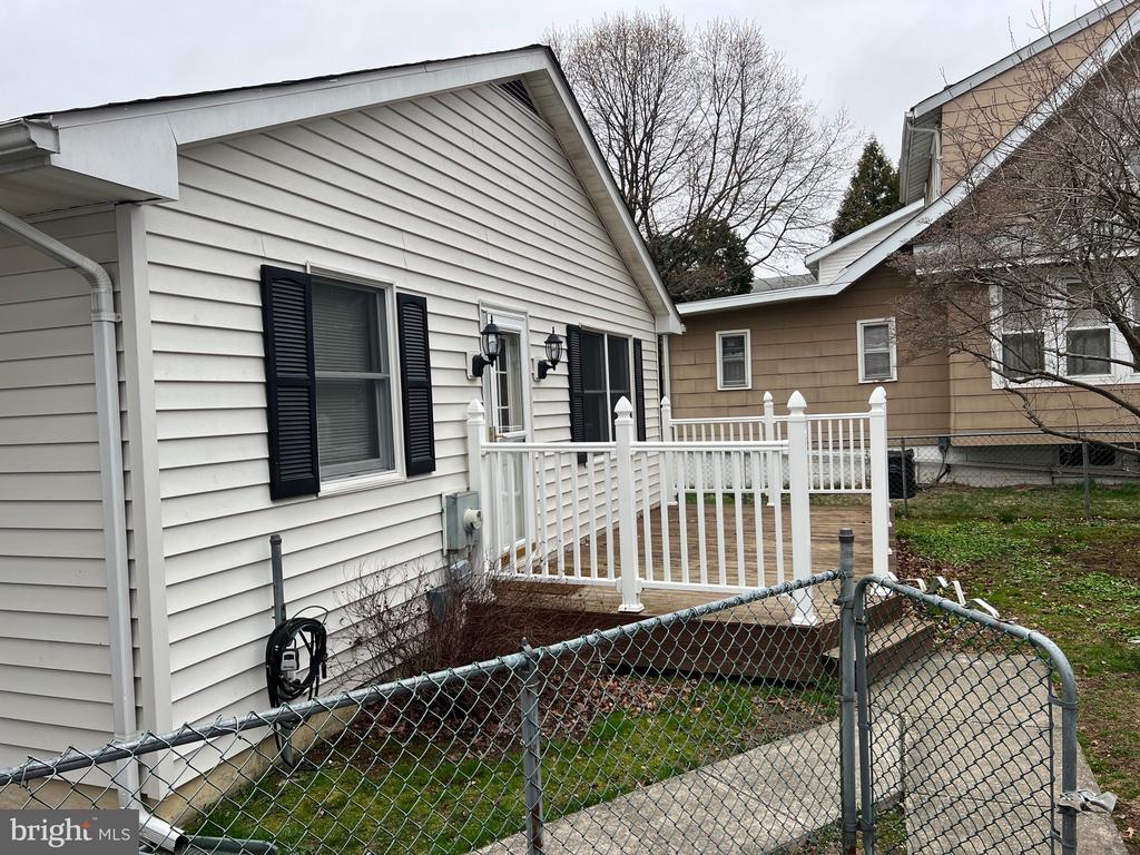 55 Lawson Ave