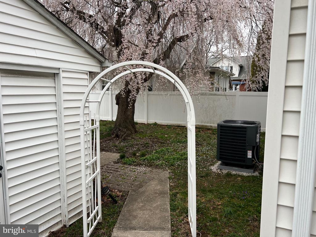 55 Lawson Ave