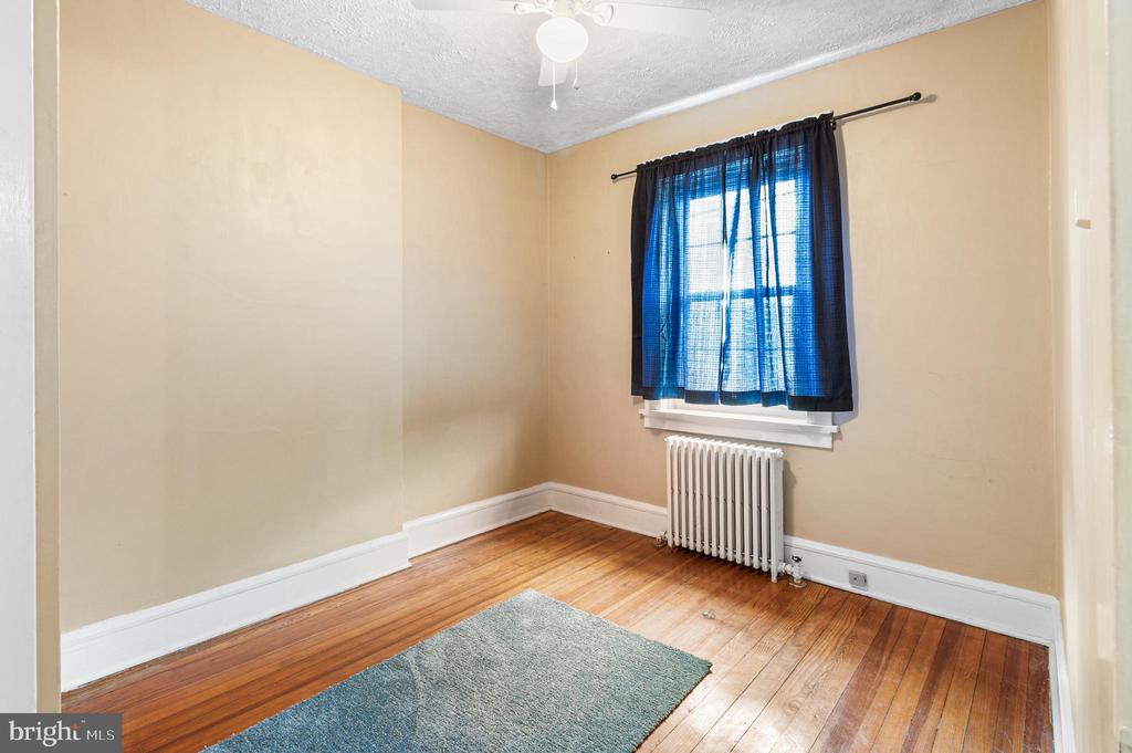 2112 Lancaster Ave
