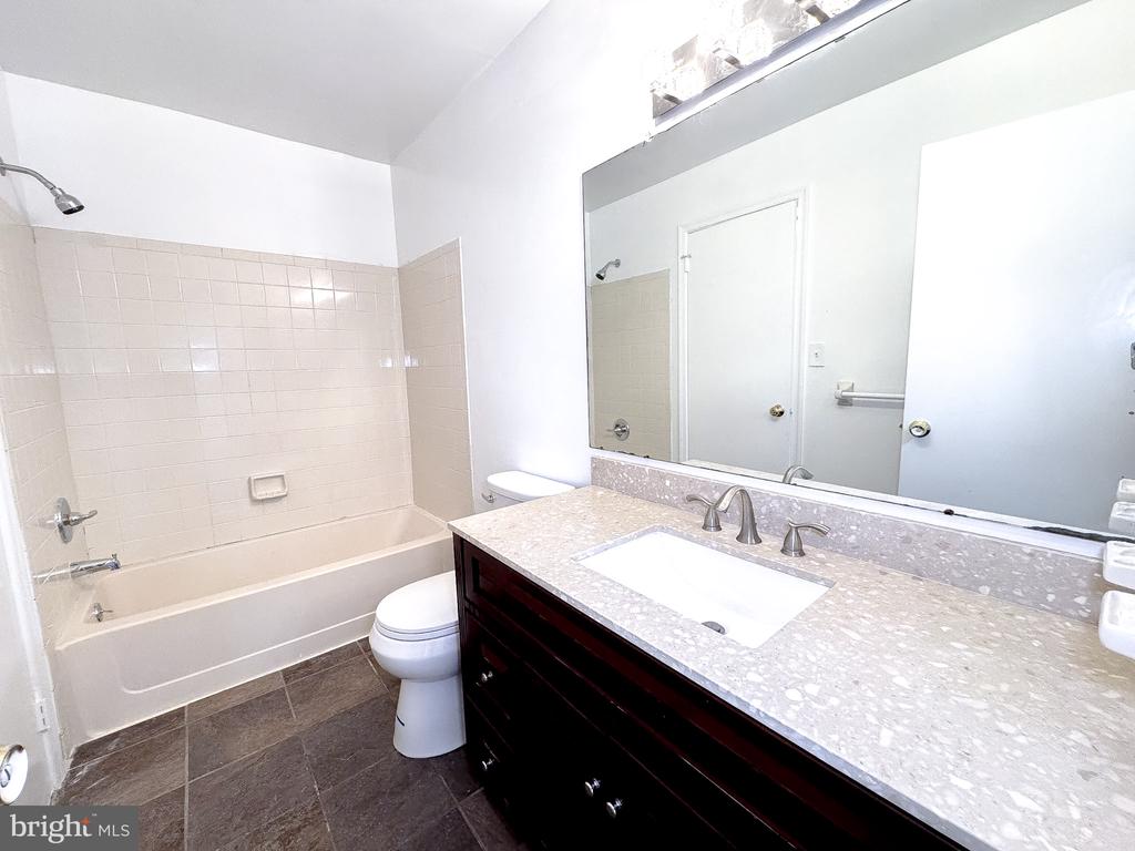 1147 Old Forge Rd