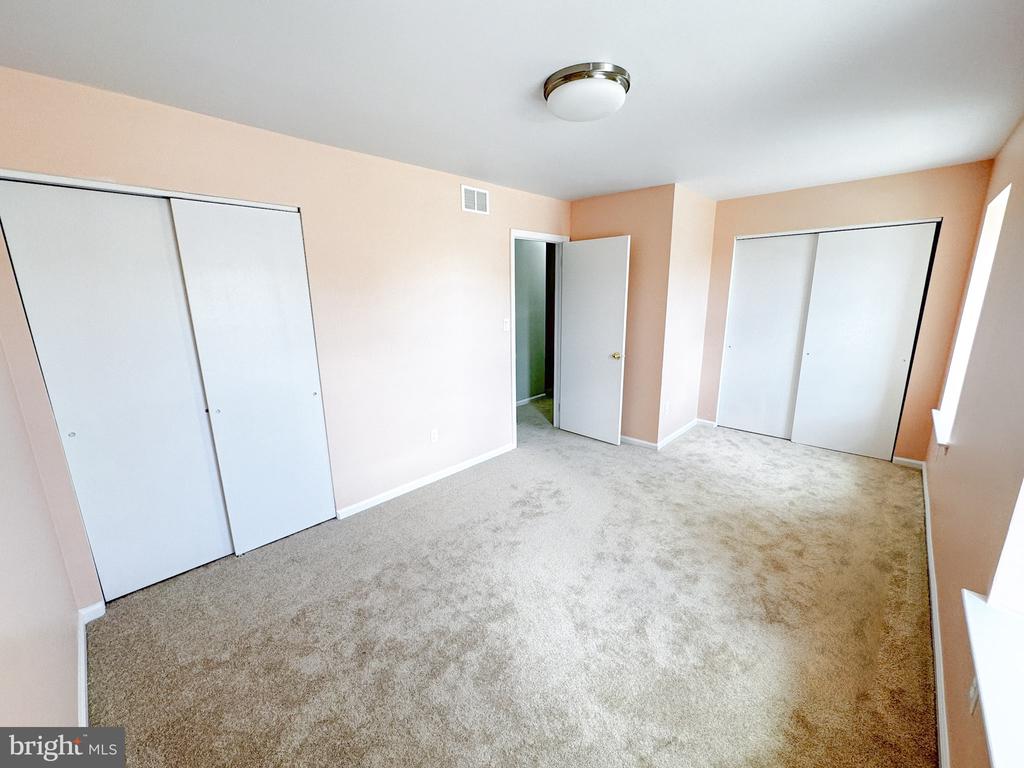 1147 Old Forge Rd