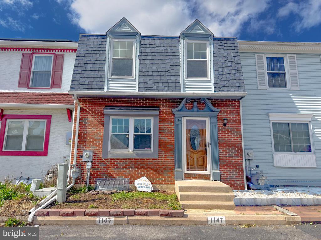 1147 Old Forge Rd