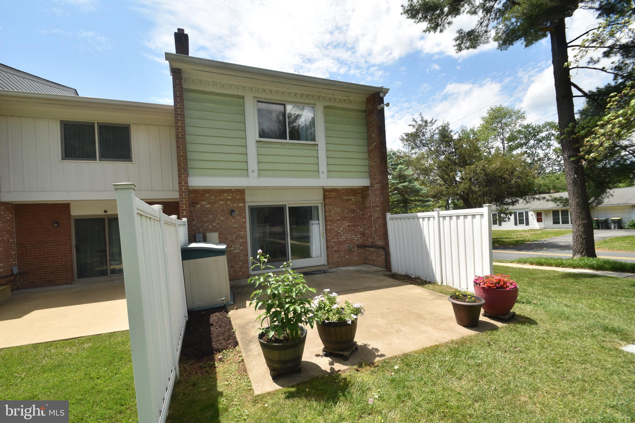 1 Dekalb Sq #D01