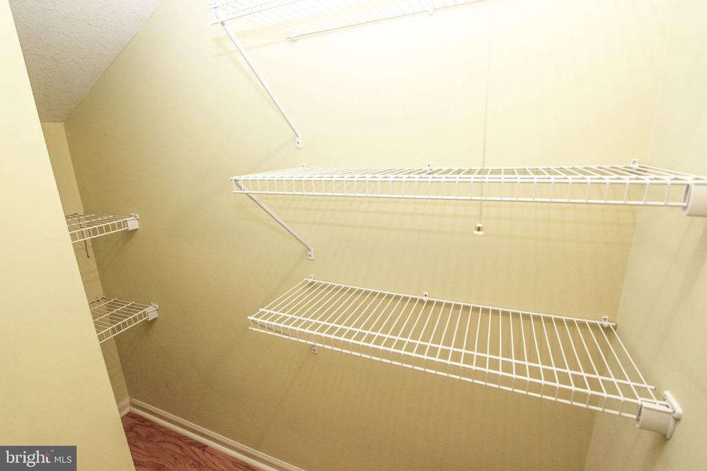 515 Abrams Ct