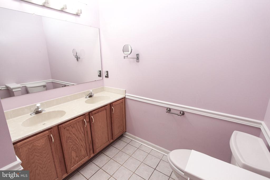 515 Abrams Ct
