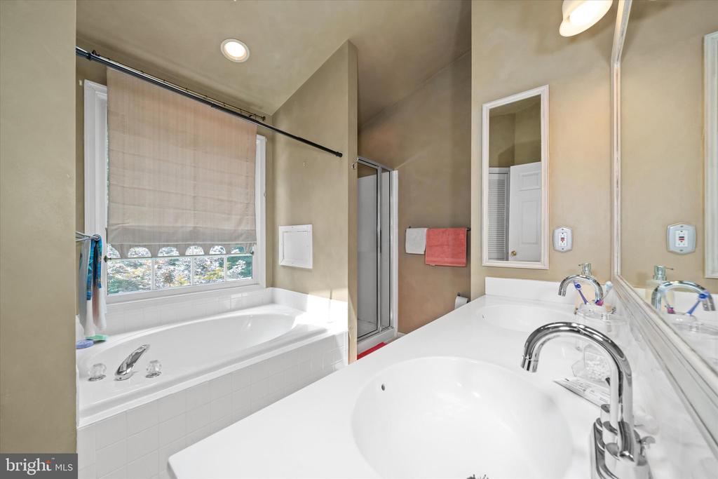10 Castlegate Ct