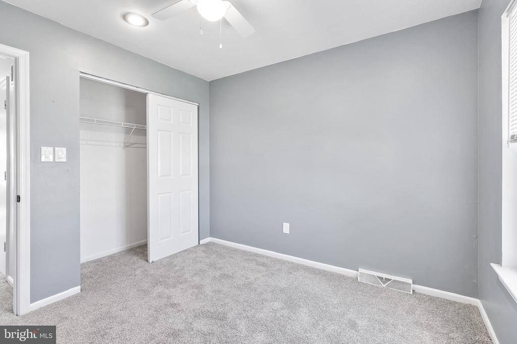 4 Winton Ln