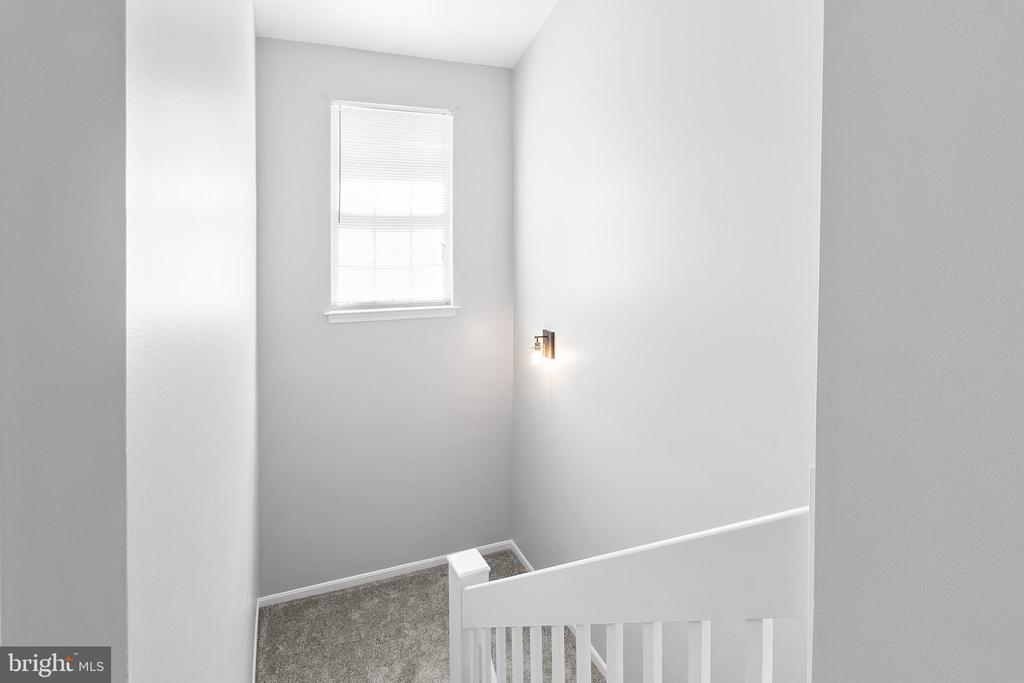 4 Winton Ln