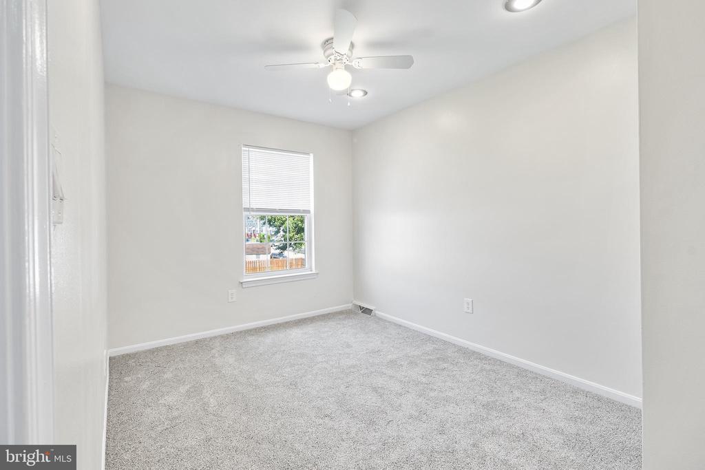 4 Winton Ln