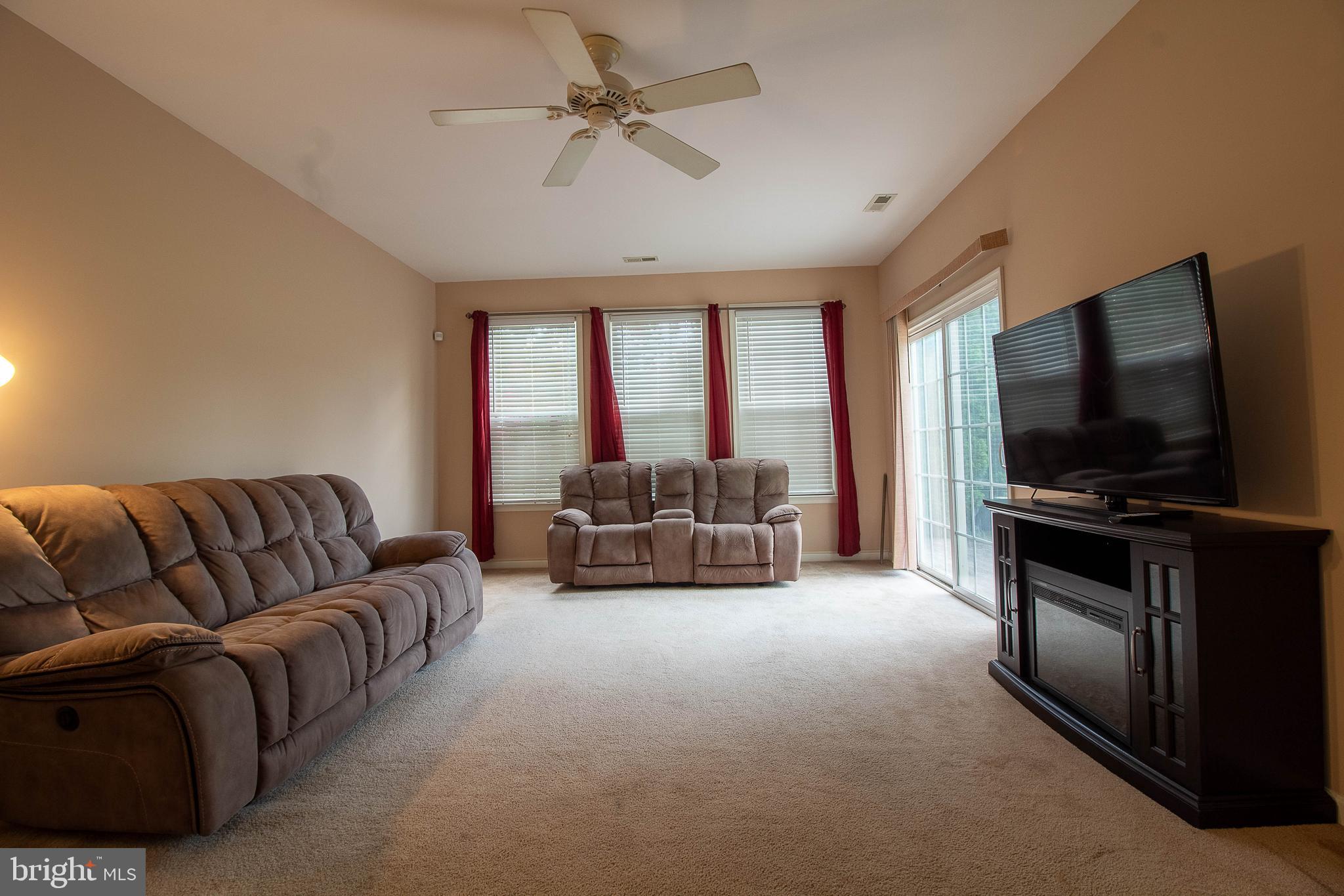 421 Quincy Ave