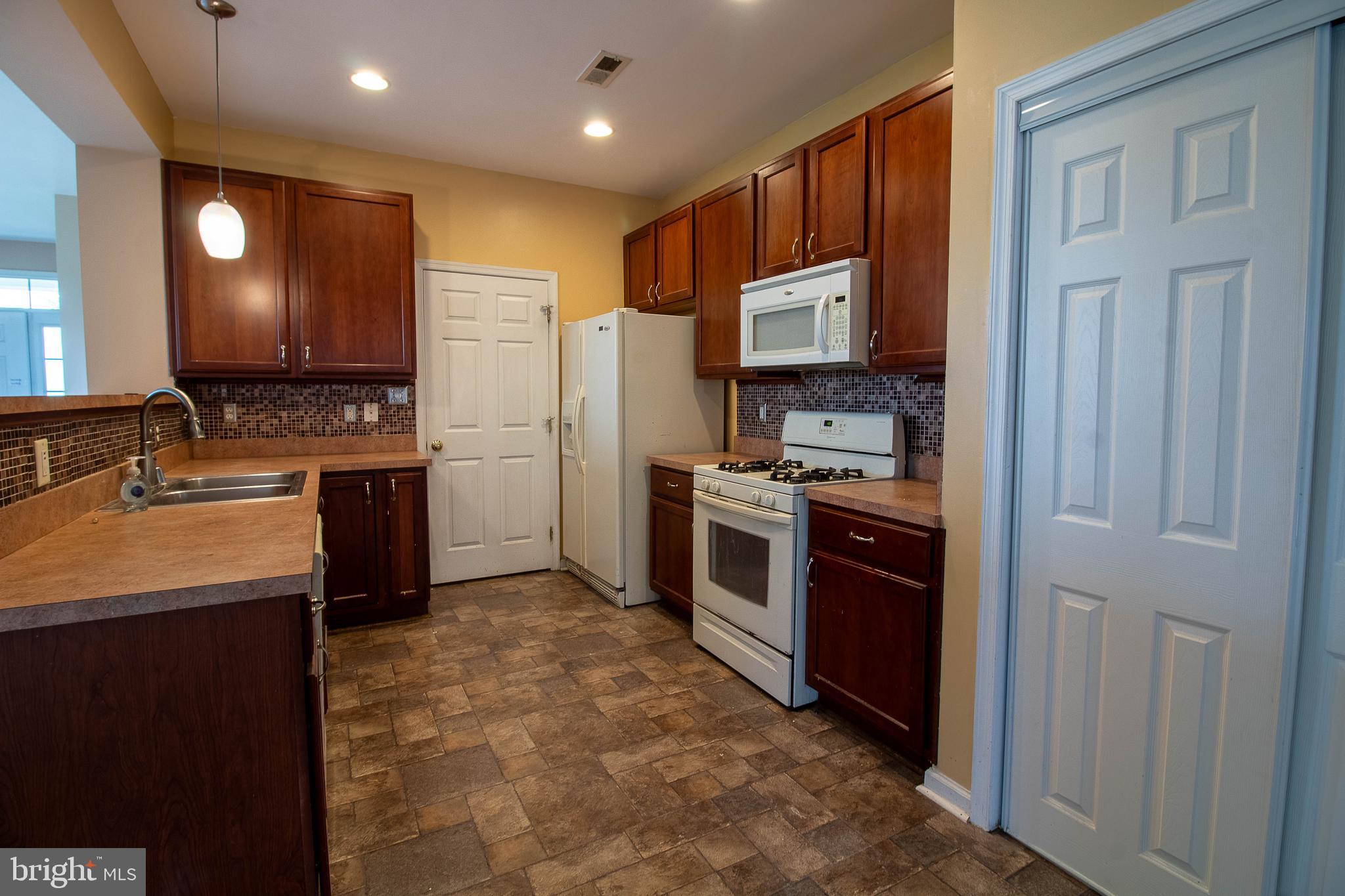 421 Quincy Ave
