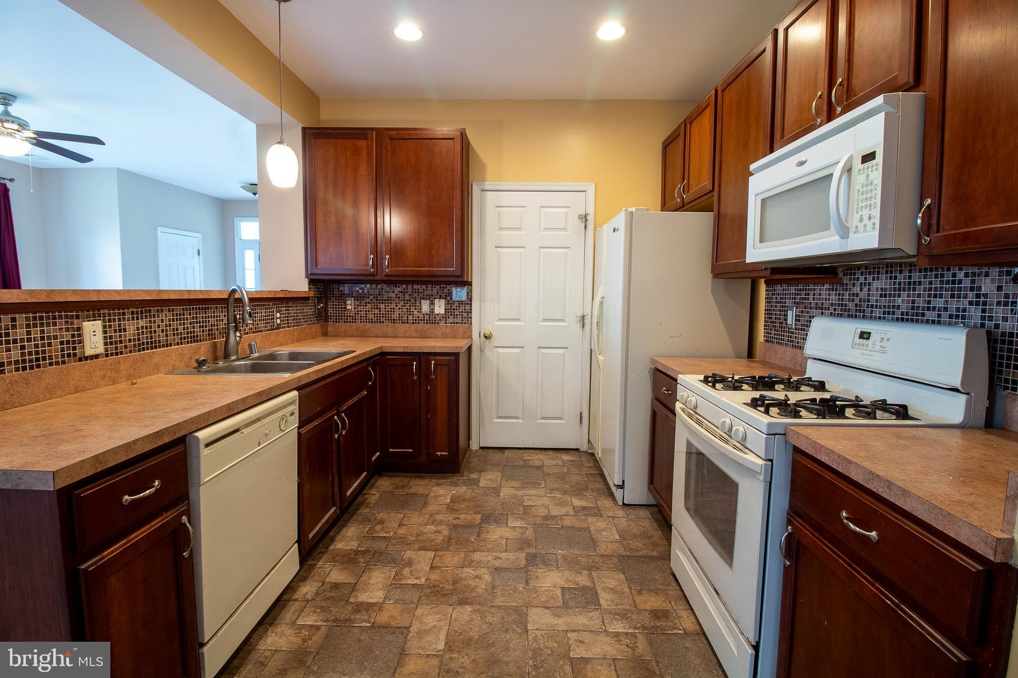 421 Quincy Ave