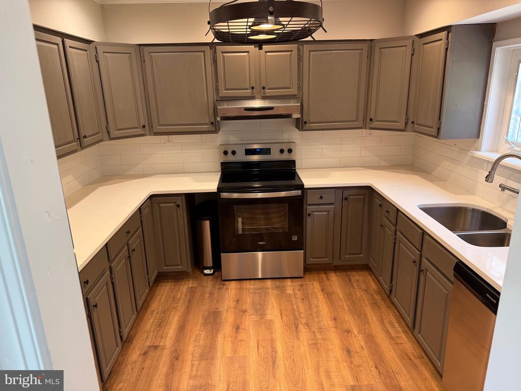 467 Hyetts Corner Rd