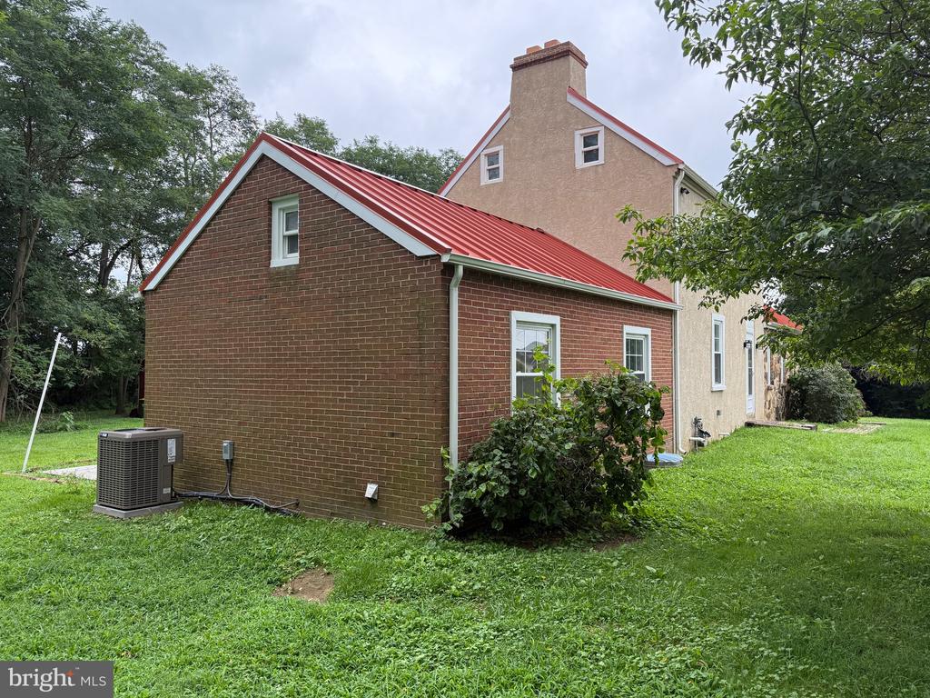 467 Hyetts Corner Rd
