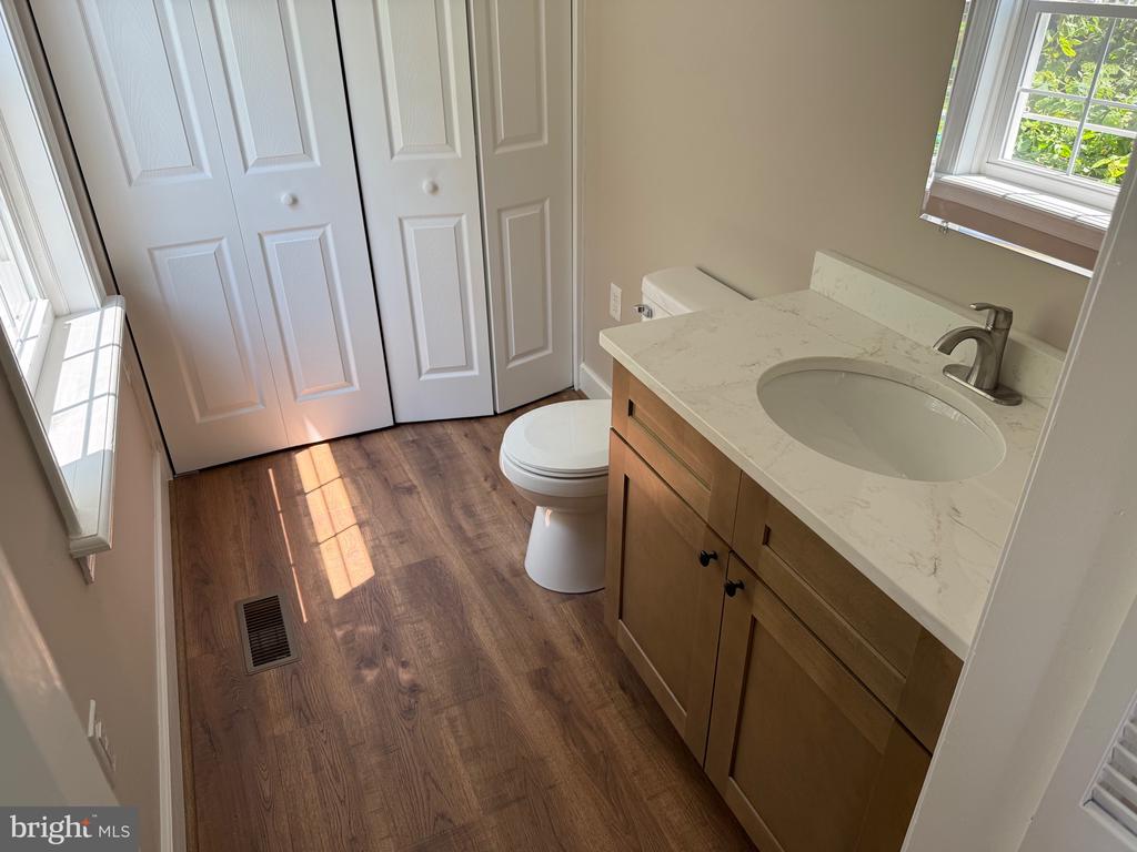 467 Hyetts Corner Rd