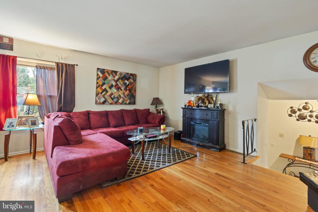 3 E REGAL BOULEVARD