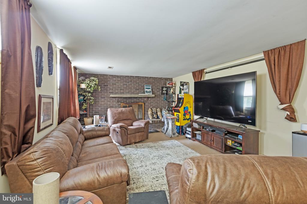 3 E REGAL BOULEVARD