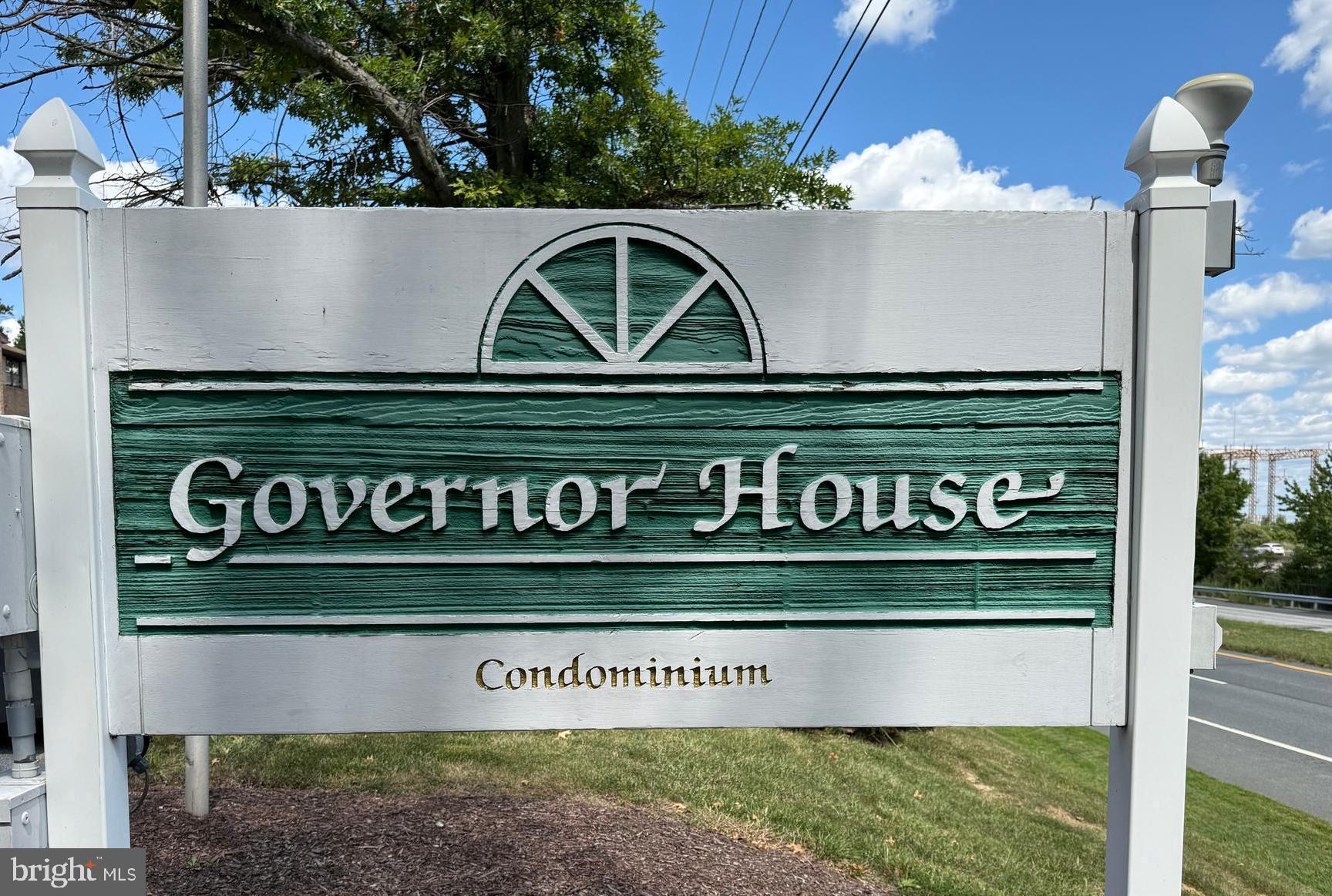 323 GOVERNOR HOUSE CIRCLE 28
