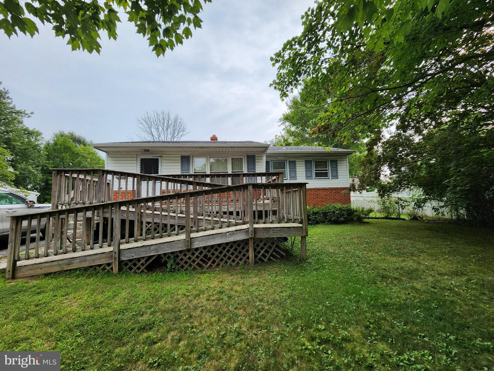 819 OLD HARMONY ROAD