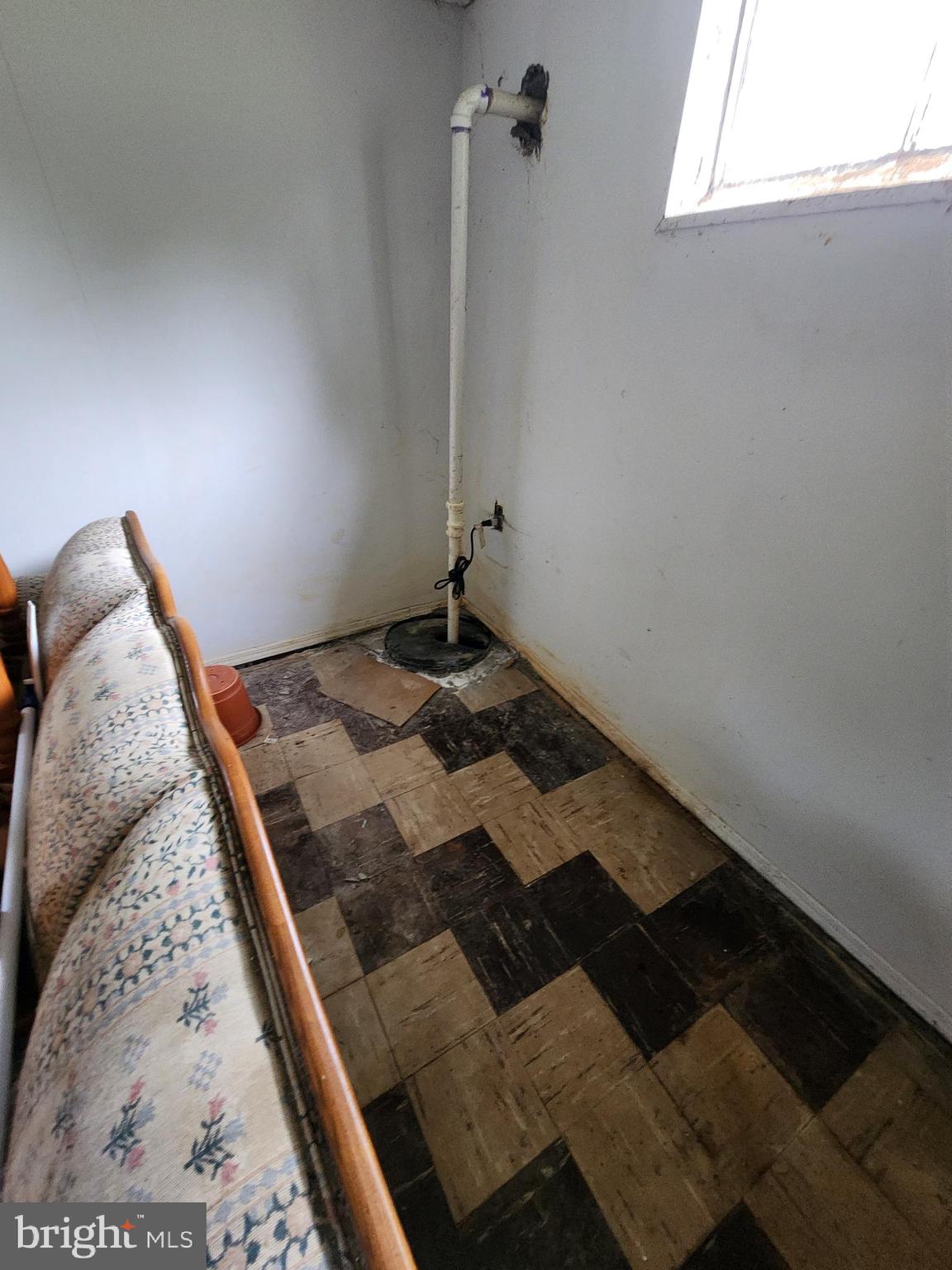 819 OLD HARMONY ROAD