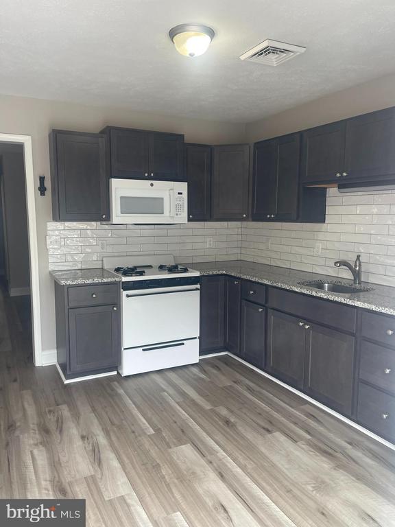 318 MAIN STREET APT 6