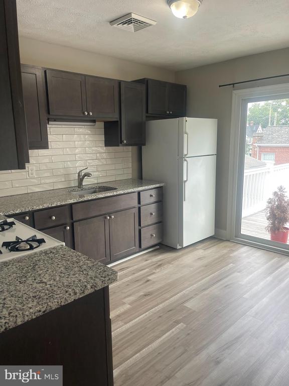 318 MAIN STREET APT 6
