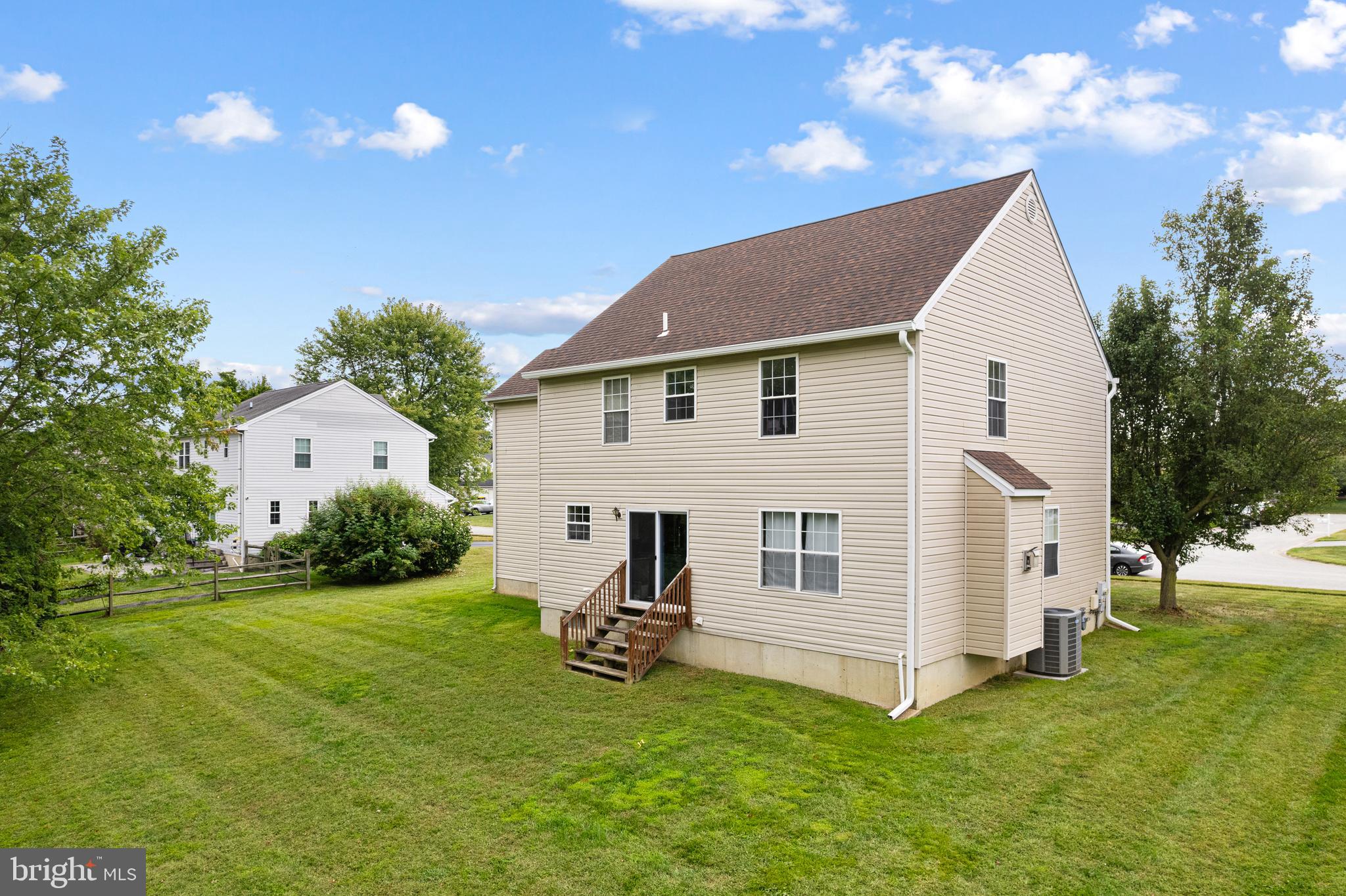 218 FIELDSTONE CROSSING DRIVE