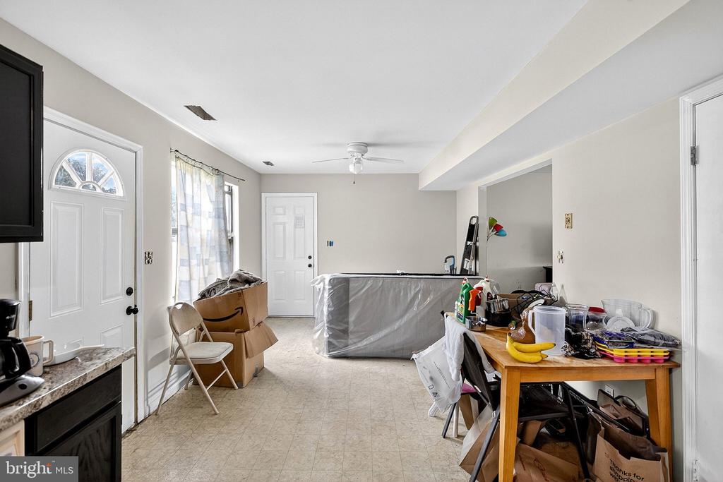 6 DUET COURT