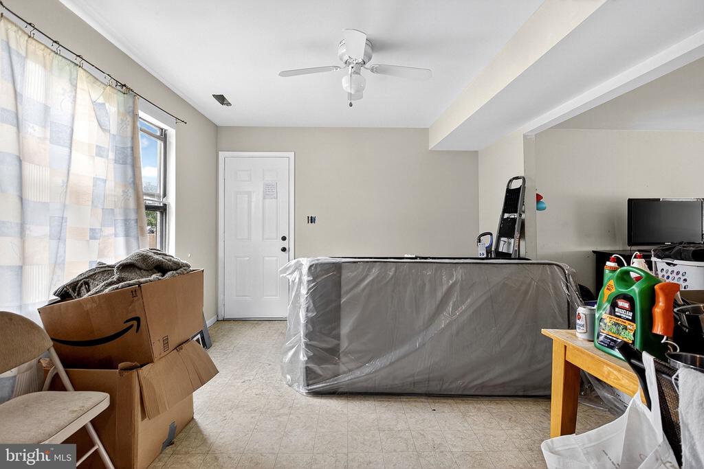 6 DUET COURT