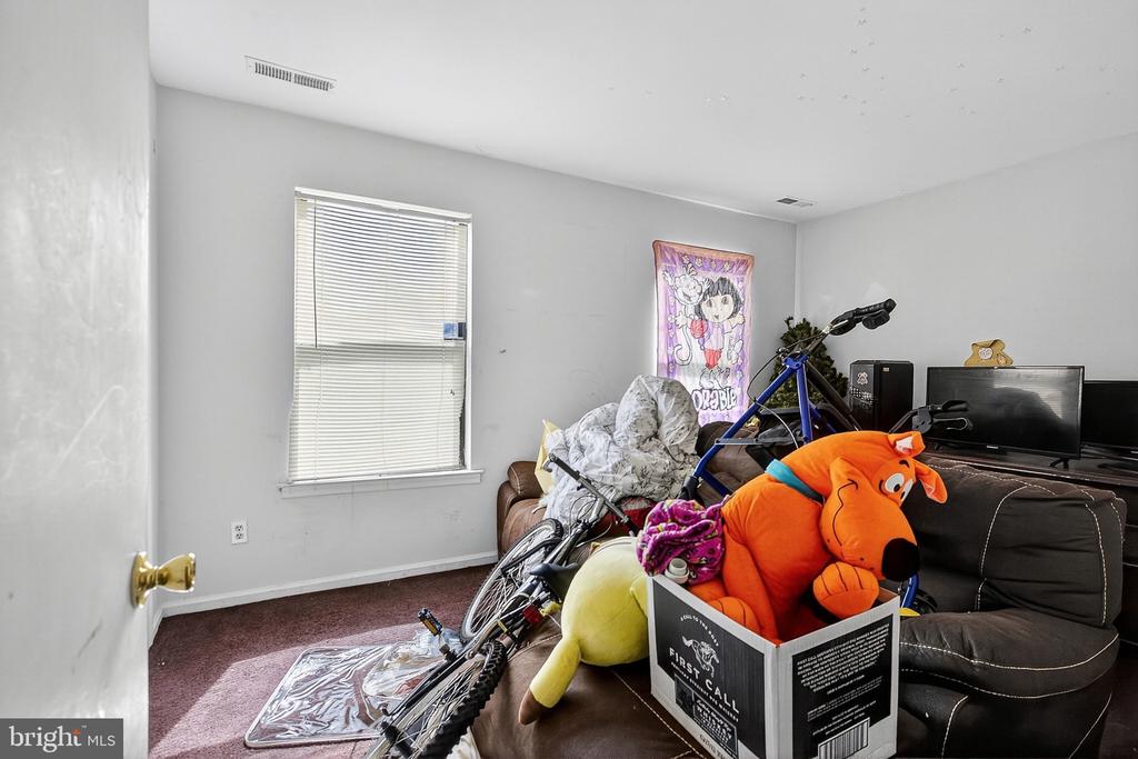6 DUET COURT