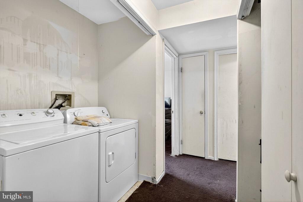 6 DUET COURT
