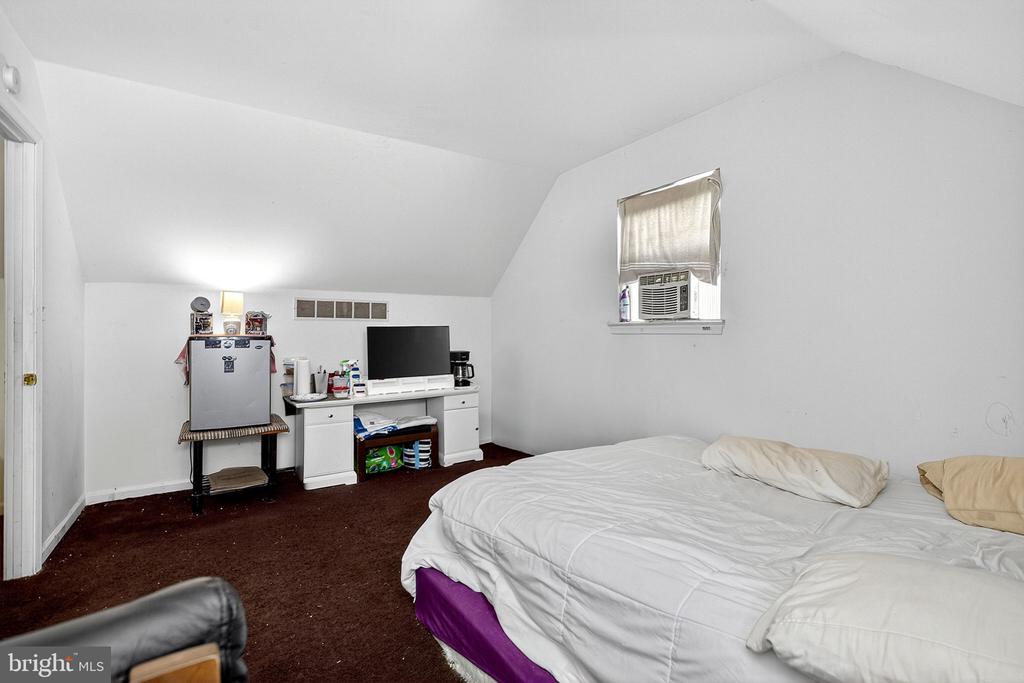 6 DUET COURT