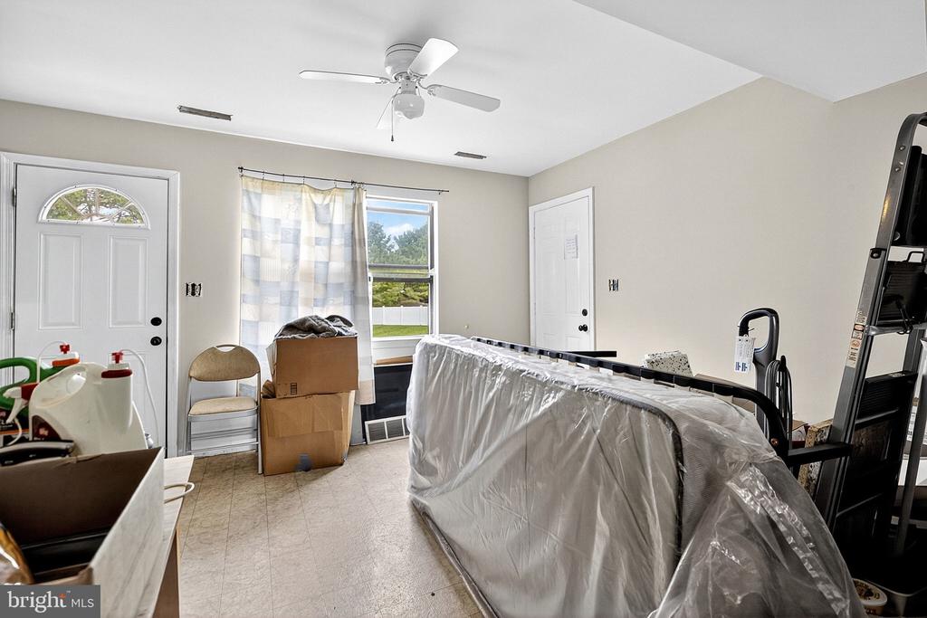 6 DUET COURT